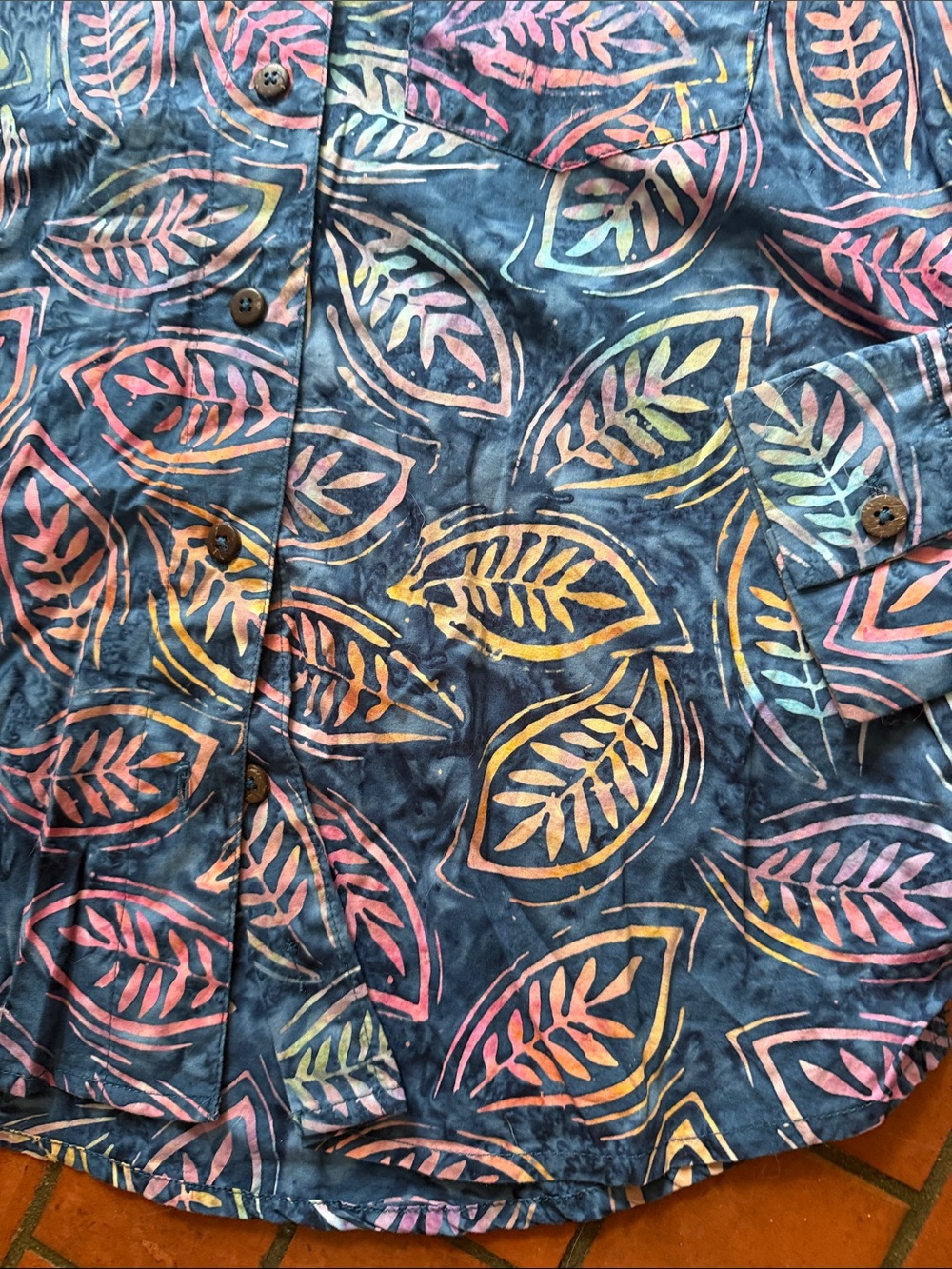 Handcrafted batik Leaf Print Button-Up,100% cotton from Indonesia, cool dyes! S - Picture 4 of 4